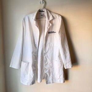 GW School of Nursing Short White Coat Women’s Size Small